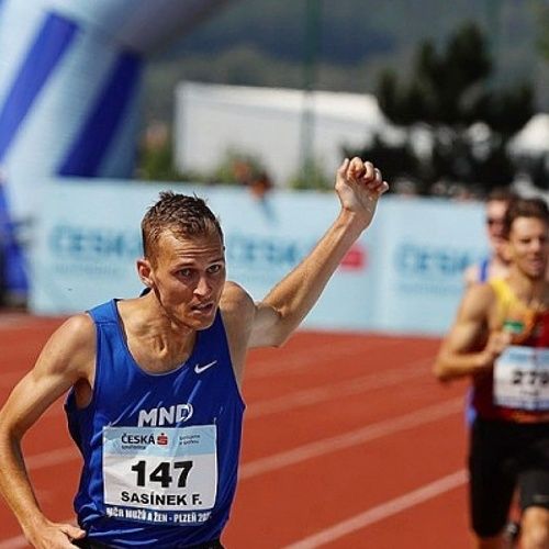 Filip Sasínek v rekordním čase na 2000 m