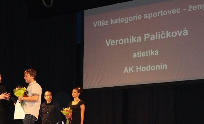 Nejúspěšnější sportovci okresu Hodonín roku 2016 - Cenu za Veroniku přebíral tatínek