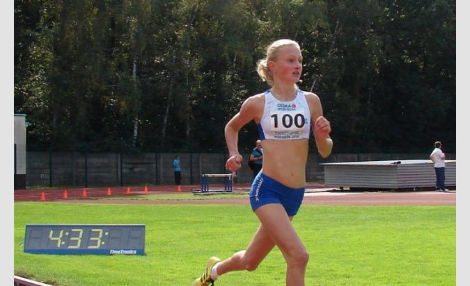 Tereza Korvasová obhájila svůj titul na 3 000 m v osobním rekordu